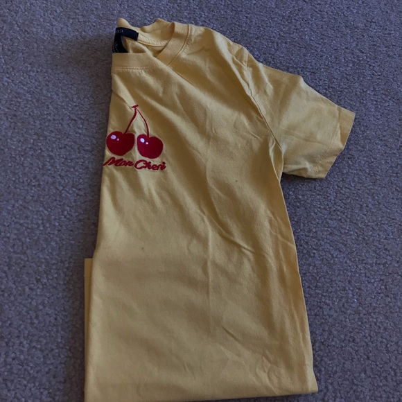 Forever 21 yellow t-shirt - Picture 4 of 5